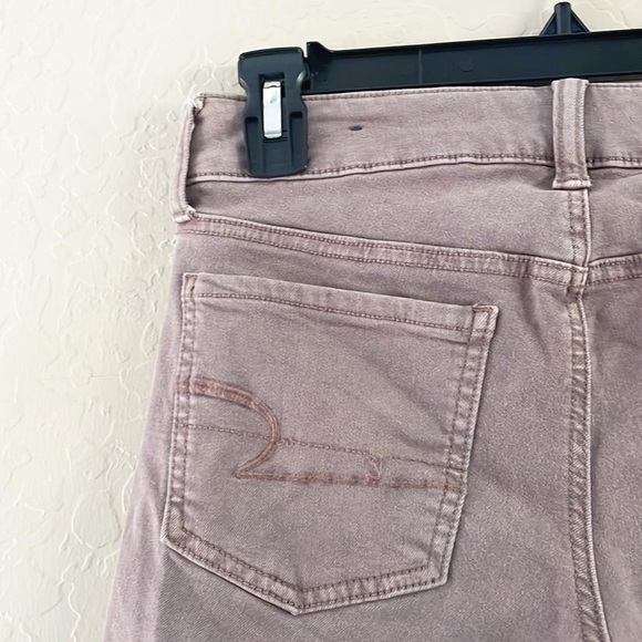 American Eagle Dusty Mauve Color MIDI‎ Shorts - Picture 5 of 7
